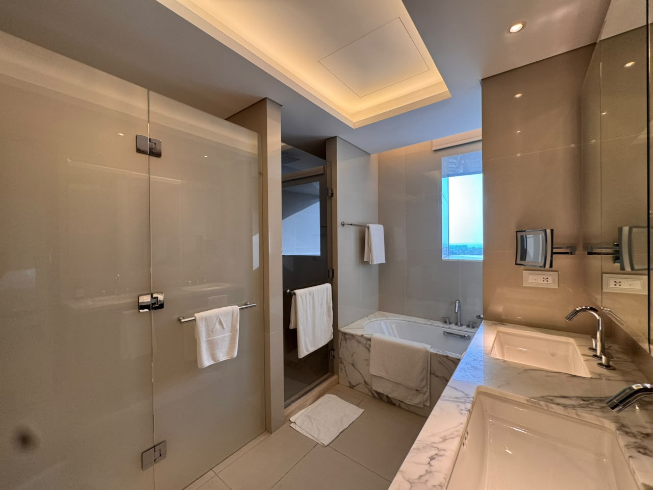 Address Sky View - Tower 1