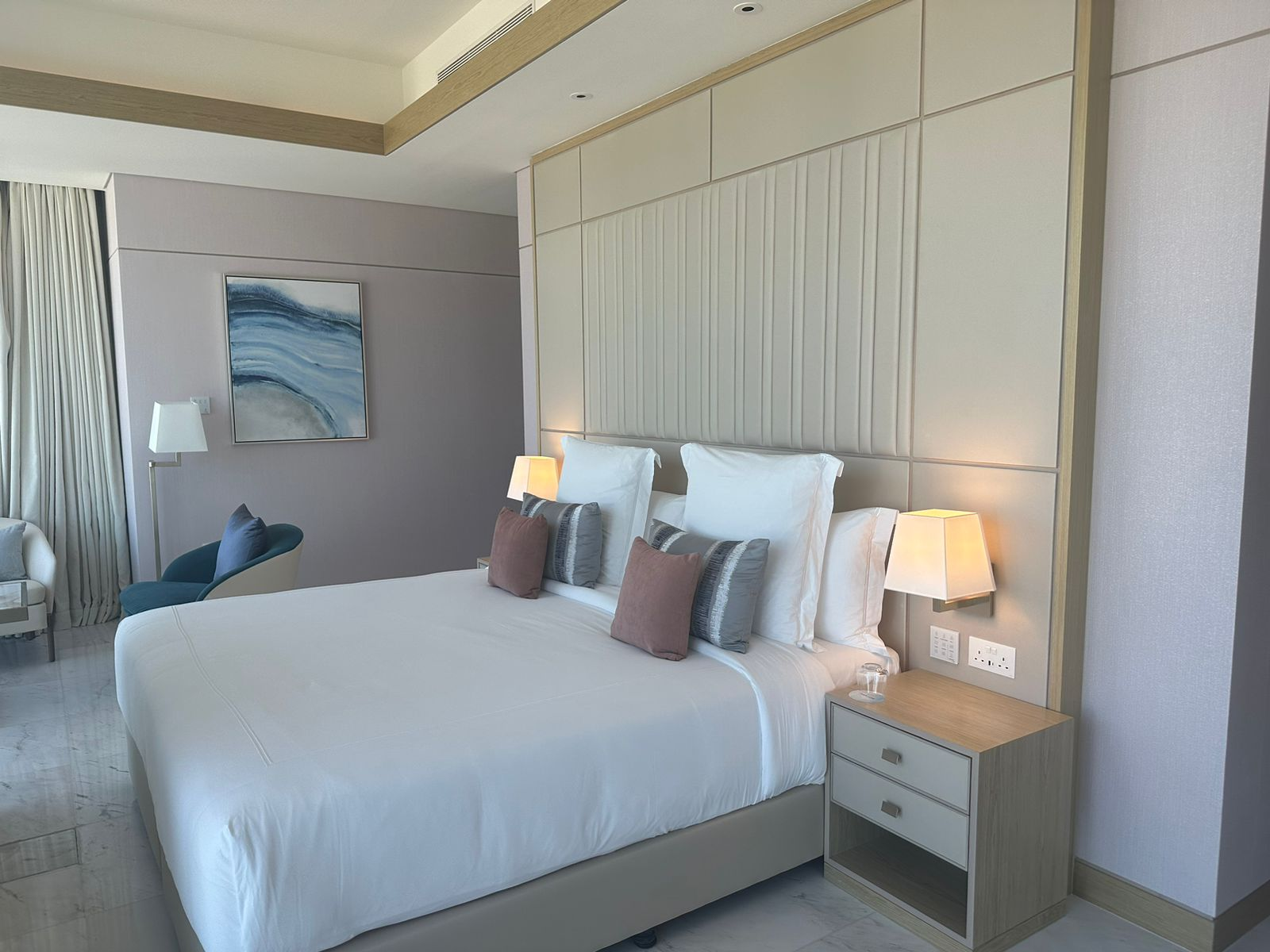 FIVE LUXE